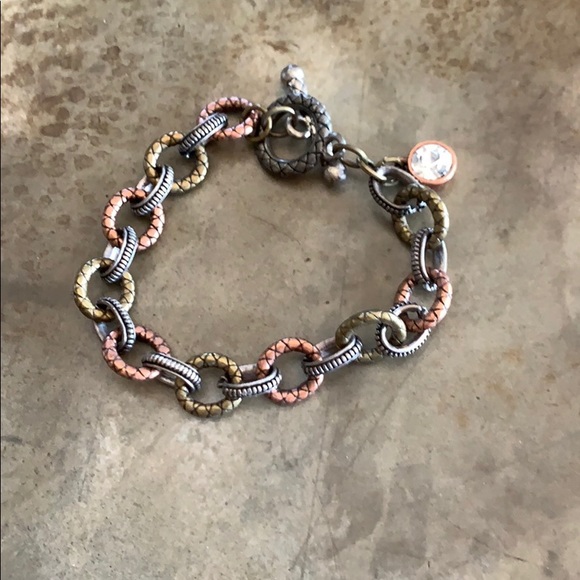 Jewelry - Picture 5 of 5